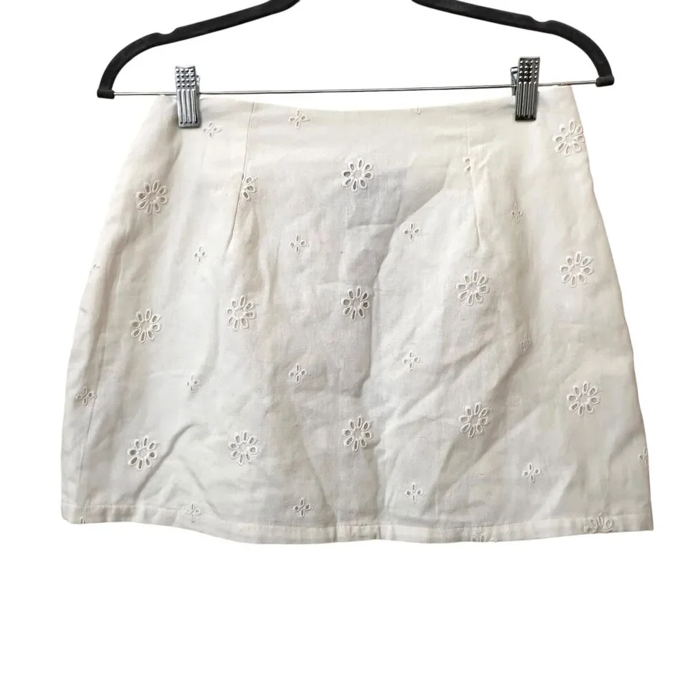 SUMMER AWAY Lenora‎ Eyelet Mini Skirt White NWT Small